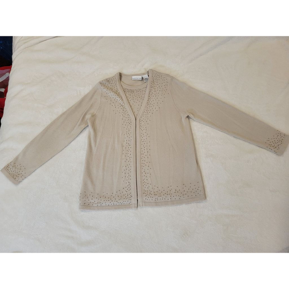 NWT Women's Croft & Barrow Size M Cream Beaded Sweater, Shell Attached - Picture 11 of 16